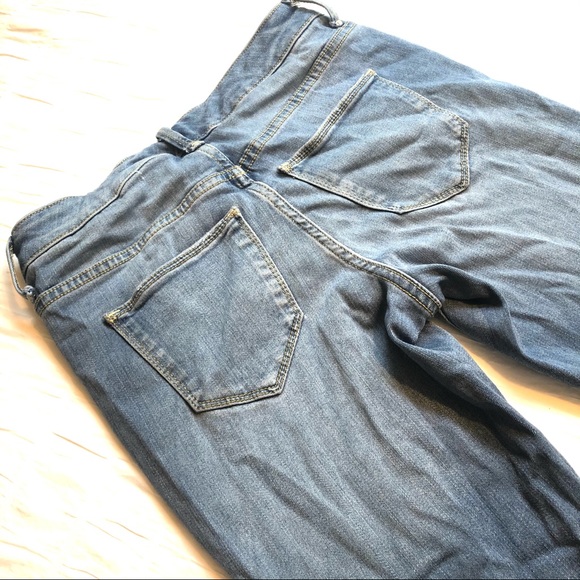 💙3/$25 Universal Thread Distressed Light Wash Skinny Jean - Picture 5 of 10